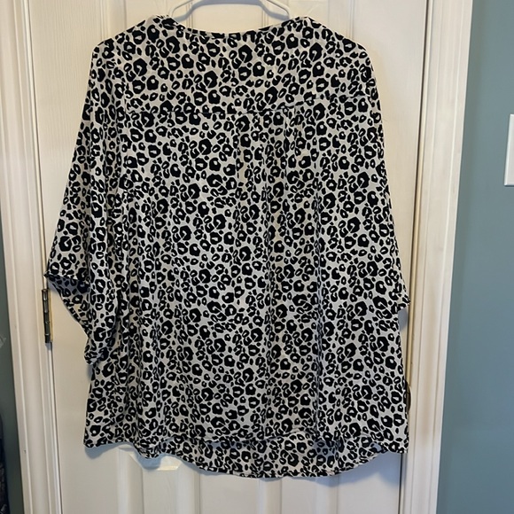 CJ banks leopard blouse #132 - Picture 4 of 4